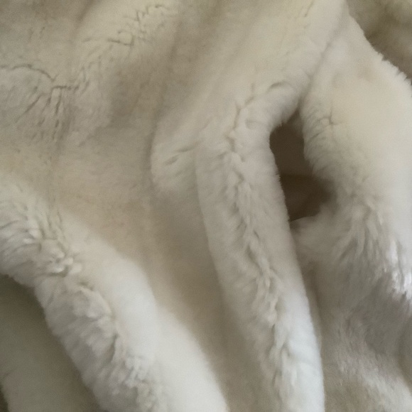 Women’s white faux fur jacket hand made hooded winter jacket size small - Picture 5 of 6